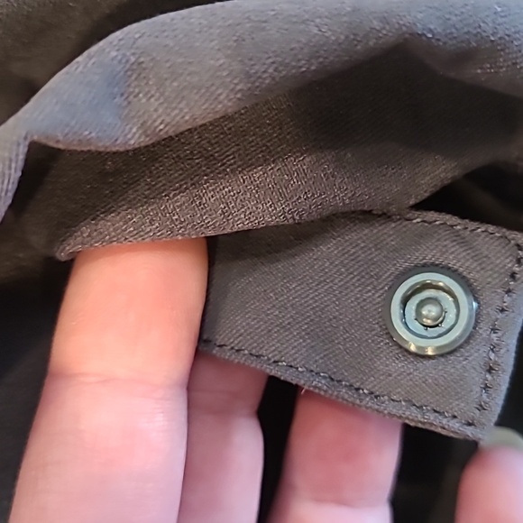 Prana women's size 4 pants/capri grey pants. - Picture 6 of 8